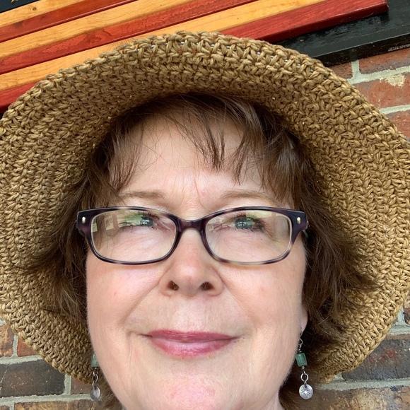 Meet your Posher, Luanne - Picture 1 of 1